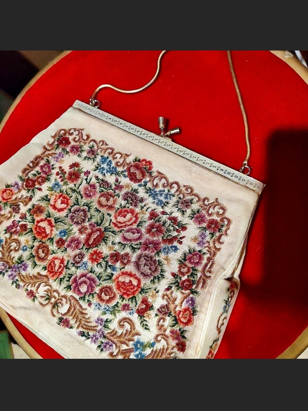 Vintage Floral Embroidery Evening Bag in Cream and Multicolor